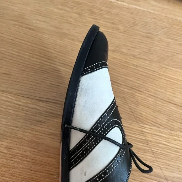 MANOLO BLAHNIK Vintage Black and White Oxford Dress Shoes - Picture 7 of 9